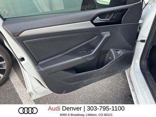 Pure White 2021 Volkswagen Jetta 1.4T R-Line