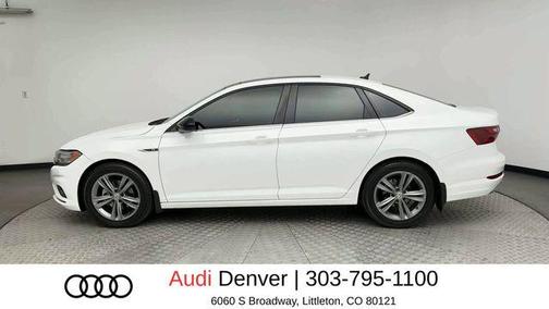 Pure White 2021 Volkswagen Jetta 1.4T R-Line