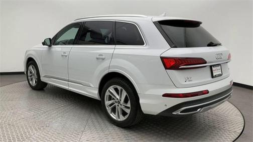 2022 Audi Q7 55 Premium Plus