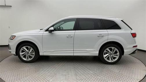 2022 Audi Q7 55 Premium Plus
