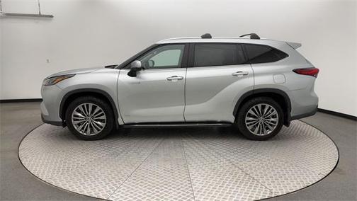 2021 Toyota Highlander Hybrid Platinum