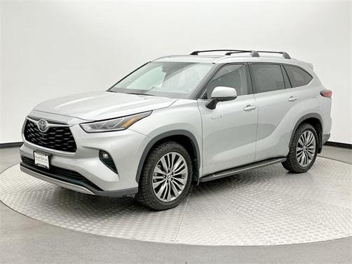 2021 Toyota Highlander Hybrid Platinum