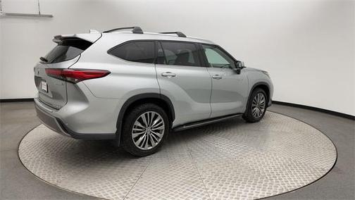 2021 Toyota Highlander Hybrid Platinum