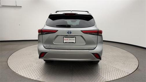 2021 Toyota Highlander Hybrid Platinum