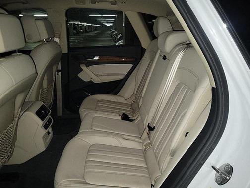 2023 Audi Q5 45 S line Premium