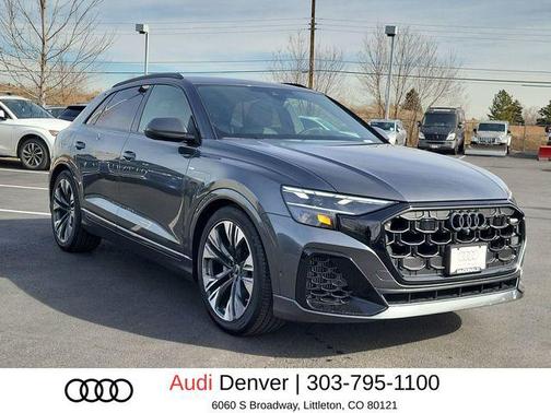 Daytona Gray Pearl Effect 2026 Audi Q8 55 Premium Plus