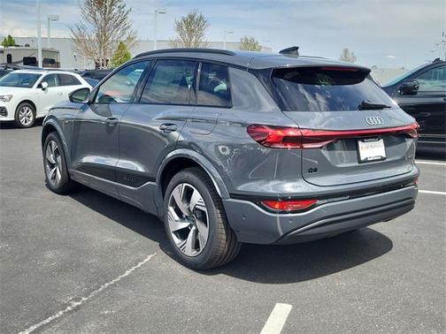 2025 Audi Q6 e-tron Premium Plus quattro