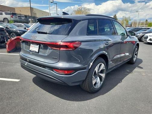 2025 Audi Q6 e-tron Premium Plus quattro