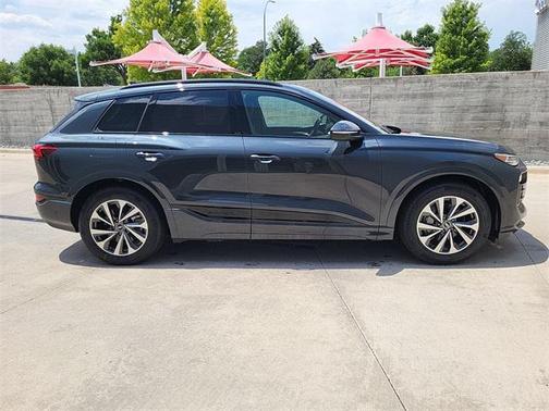 2025 Audi Q6 e-tron Prestige quattro