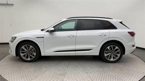 2021 Audi e-tron Premium Plus