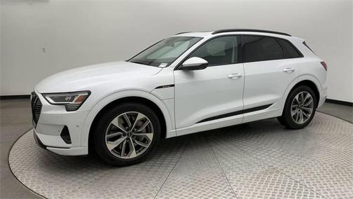 2021 Audi e-tron Premium Plus