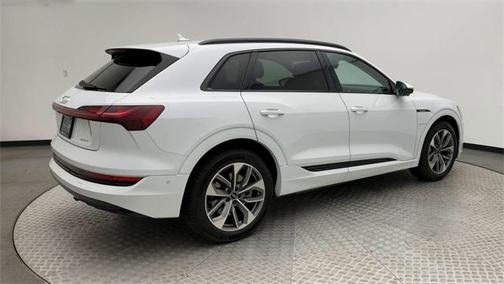 2021 Audi e-tron Premium Plus