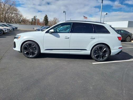 2026 Audi Q7 55 Premium Plus