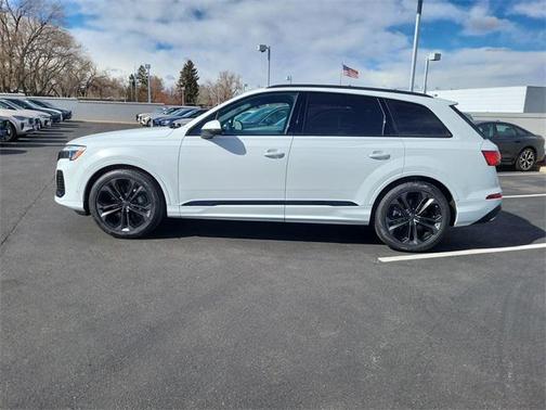 2026 Audi Q7 55 Premium Plus