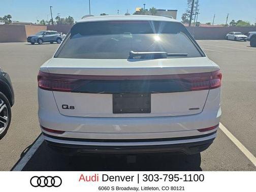 Glacier White Metallic 2023 Audi Q8 55 Prestige
