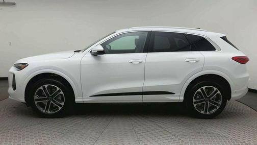 2025 Audi Q5 Premium TFSI quattro S tronic