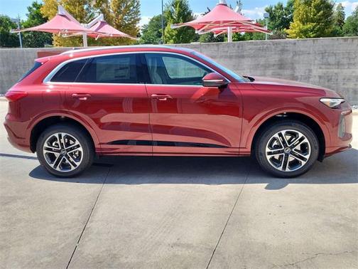 2025 Audi Q5 Premium Plus