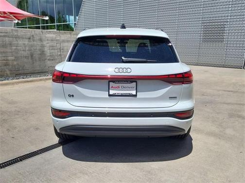 2025 Audi Q6 e-tron Premium Plus quattro