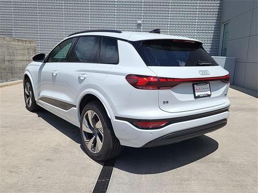2025 Audi Q6 e-tron Premium Plus quattro