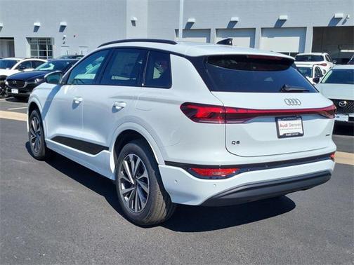 2025 Audi Q6 e-tron Premium quattro
