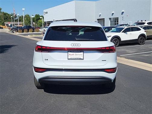 2025 Audi Q6 e-tron Premium quattro