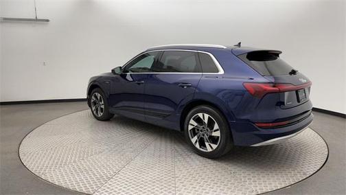 2022 Audi e-tron Premium Plus
