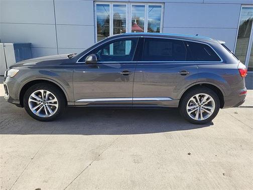2025 Audi Q7 45 Premium