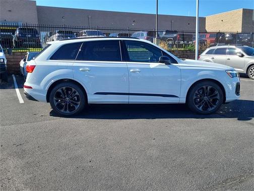 2025 Audi Q7 55 Prestige