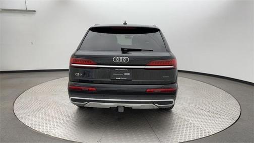 2022 Audi Q7 45 Premium Plus