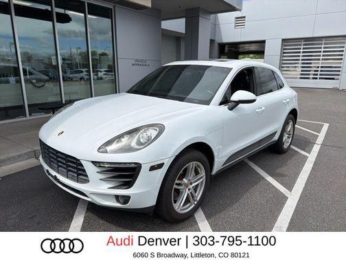 Carrara White Metallic 2016 Porsche Macan Macan S