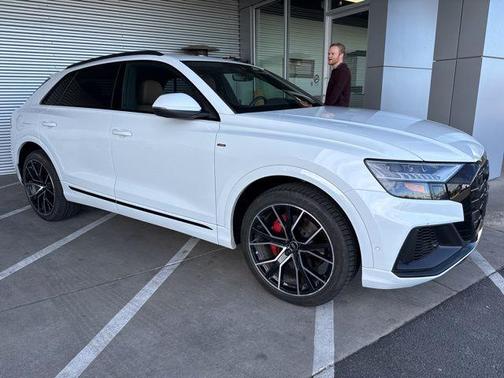 2023 Audi Q8 55 Premium Plus