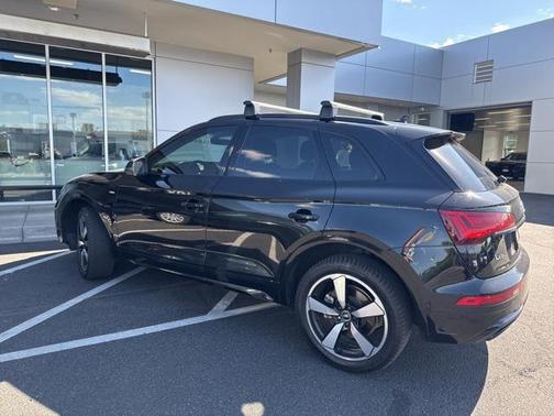 2022 Audi Q5 45 S line Prestige