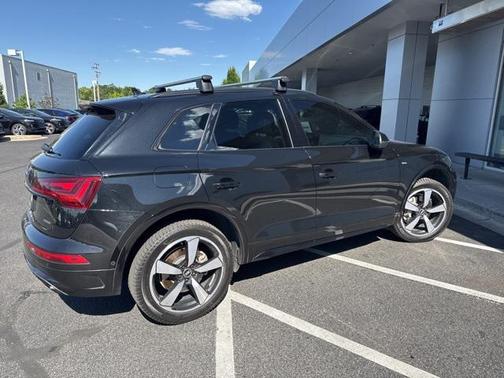 2022 Audi Q5 45 S line Prestige