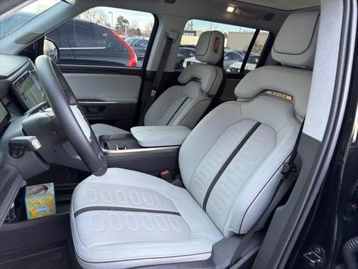 2023 Rivian R1S Adventure