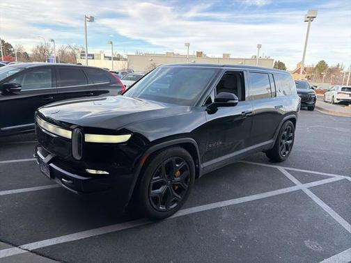 2023 Rivian R1S Adventure