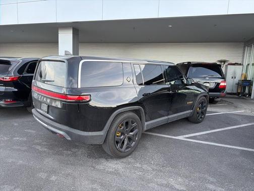 2023 Rivian R1S Adventure