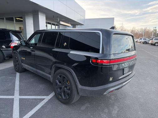 2023 Rivian R1S Adventure