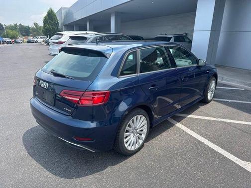 Cosmos Blue Metallic 2018 Audi A3 e-tron 1.4T Tech Premium