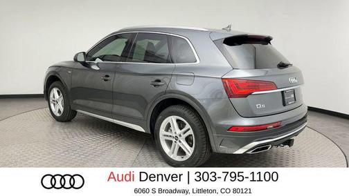 Daytona Gray Pearl Effect 2024 Audi Q5 e 55 S line Premium Plus