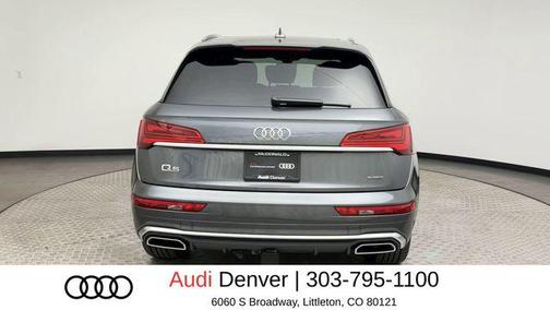 Daytona Gray Pearl Effect 2024 Audi Q5 e 55 S line Premium Plus
