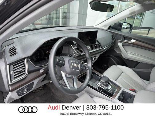 Daytona Gray Pearl Effect 2024 Audi Q5 e 55 S line Premium Plus