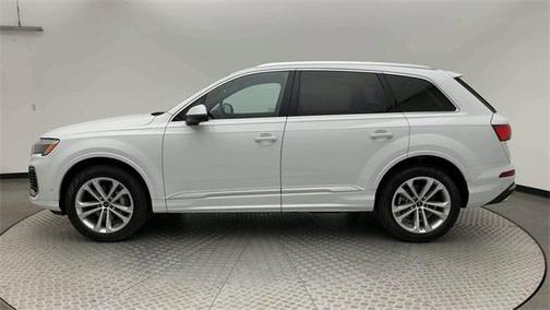 2025 Audi Q7 55 Premium Plus