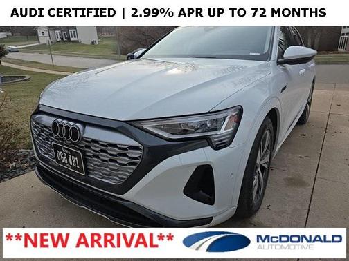 2024 Audi Q8 e-tron Premium Plus