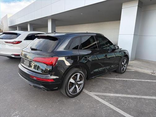 2023 Audi Q5 45 S line Prestige