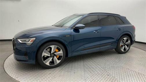 2022 Audi e-tron Premium Plus