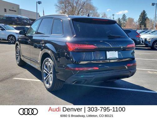 Mythos Black Metallic 2026 Audi Q7 45 Premium