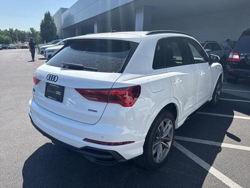 2024 Audi Q3 Premium 45 TFSI S line quattro Tiptronic