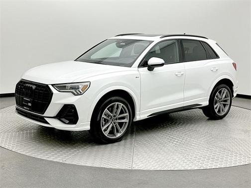 2024 Audi Q3 Premium 45 TFSI S line quattro Tiptronic
