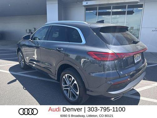 Tambora Gray Metallic 2025 Audi Q5 Premium Plus TFSI quattro S tronic