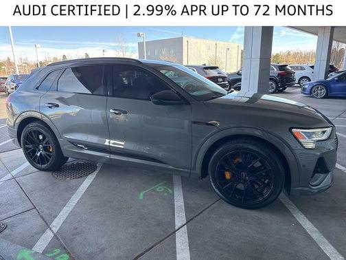 Chronos Gray 2023 Audi e-tron Premiumwe